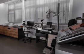 optika mesec